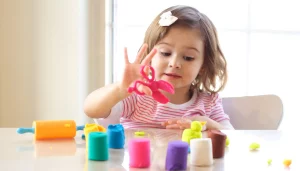 چه اسباب‌بازی‌هایی برای کودکان ADHD مناسب هستند؟